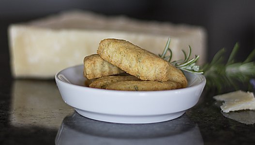 Rosmarin-Parmesan-Cracker