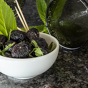 Karamellisierte schwarze Oliven
