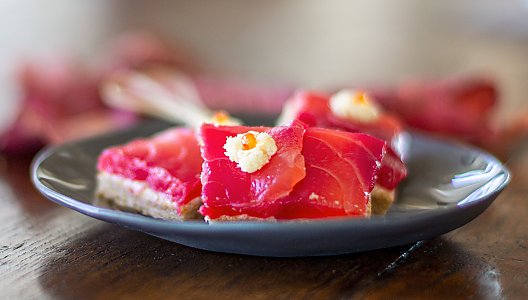 Gebeizter Lachs mit roter Bete