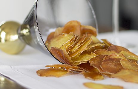 Kartoffelchips mit Trüffelöl aus dem Backofen