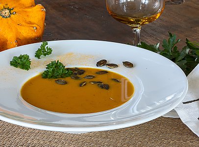 Kürbis-Kartoffel-Suppe mit Curry