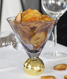Kartoffelchips mit Trüffelöl aus dem Backofen