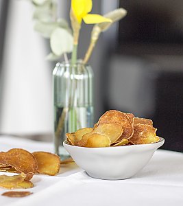 Kartoffelchips mit Trüffelöl aus dem Backofen