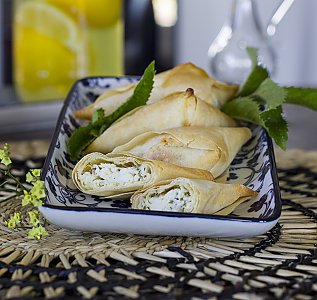 Bruats mit Feta und Salzzitronen