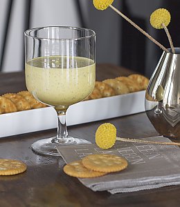 Curry-Dip mit Crackern