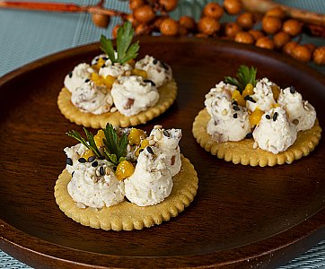Dattel-Harissa-Frischkäse-Dip