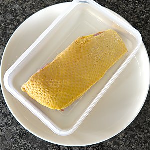 Entenbrust: Schritt 2 = Fleisch in 4%ige Salzlake einlegen