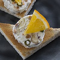 Ziegenfrischkäse | Nüsse | Orange