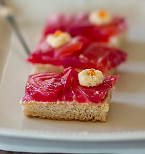 Gebeizter Lachs mit roter Bete