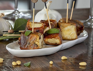 Hähnchenbrust mit Salbei-Pesto und luftgetrocknetem Schinken