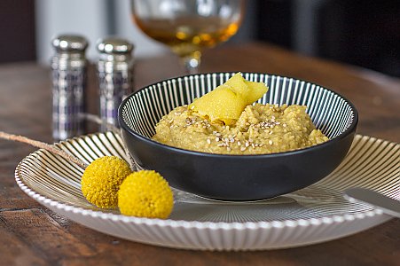 Hummus aus roten Linsen