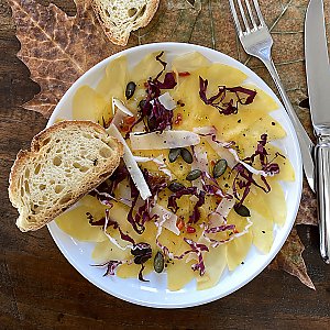 Kürbis-Carpaccio mit Champagner-Chili-Vinaigrette