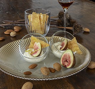 Mandelcreme mit Feige