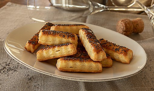 Mürbe Mini-Quarkstängel mit Mohn