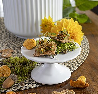 Pfifferling-Cracker mit Pfifferling-Sellerie-Ragout