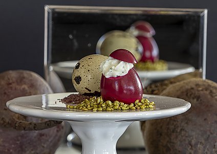 rote Wachteleier mit Meerrettich