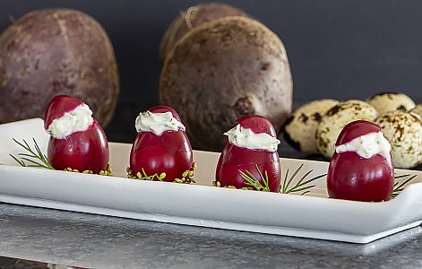 rote Wachteleier mit Meerrettich