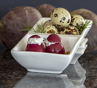 rote Wachteleier mit Meerrettich