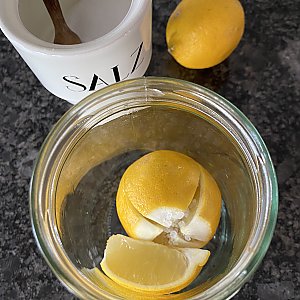 Schritt 2: Zubereitung Salzzitronen