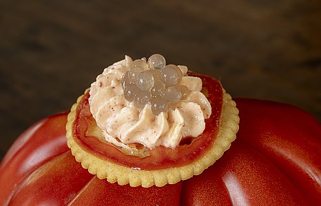 Tomatendip mit Tomaten-Kaviar