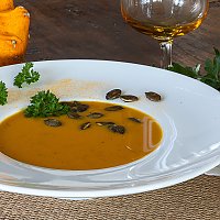 Kürbis-Kartoffel-Suppe mit Curry