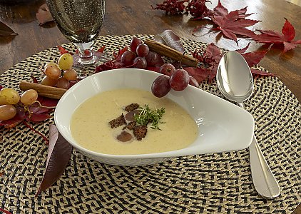 Weißwein-Suppe mit Zimt und Croutons