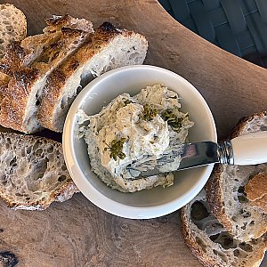 Wildfenchel-Blüten-Butter