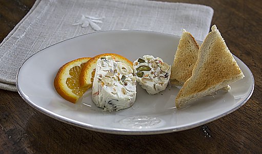 Ziegenfrischkäse | Nüsse | Orange