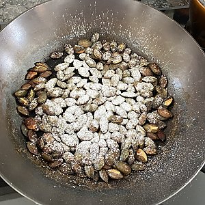 Karamellisierte Kürbiskerne