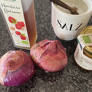 Rote Zwiebel in Himbeer-Balsamico