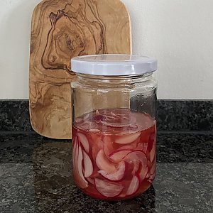 Rote Zwiebel in Himbeer-Balsamico